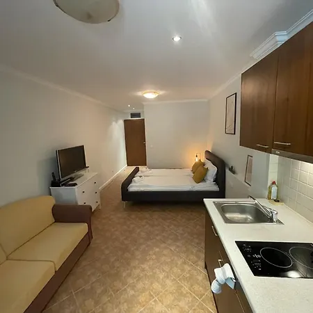 Santa Marina Village Iskra *