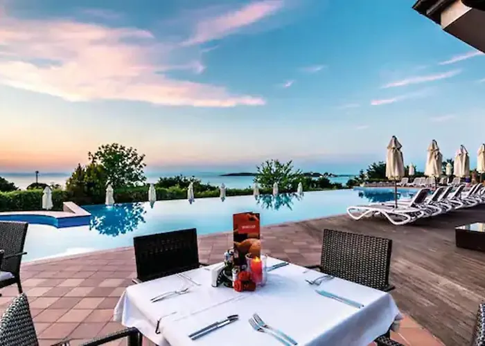 Santa Marina Village Iskra Apartman *