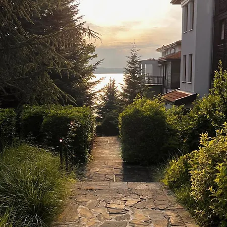 Апартаменти Santa Marina Village Iskra